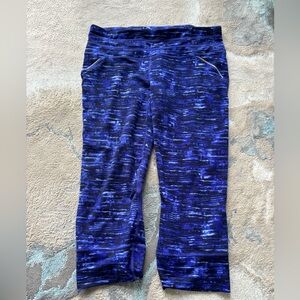 Athleta Paint Bucket Relay Capri - Blue Size L